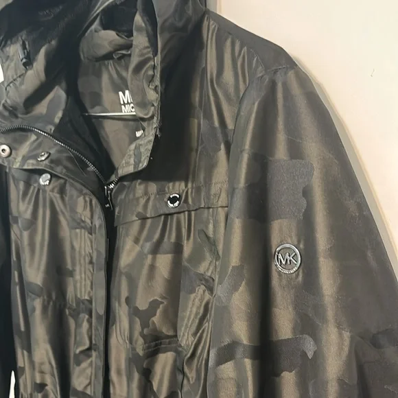 Women's Micheal Kor’s Black/green Hooded Raincoat ~XL/1X - Picture 3 of 7